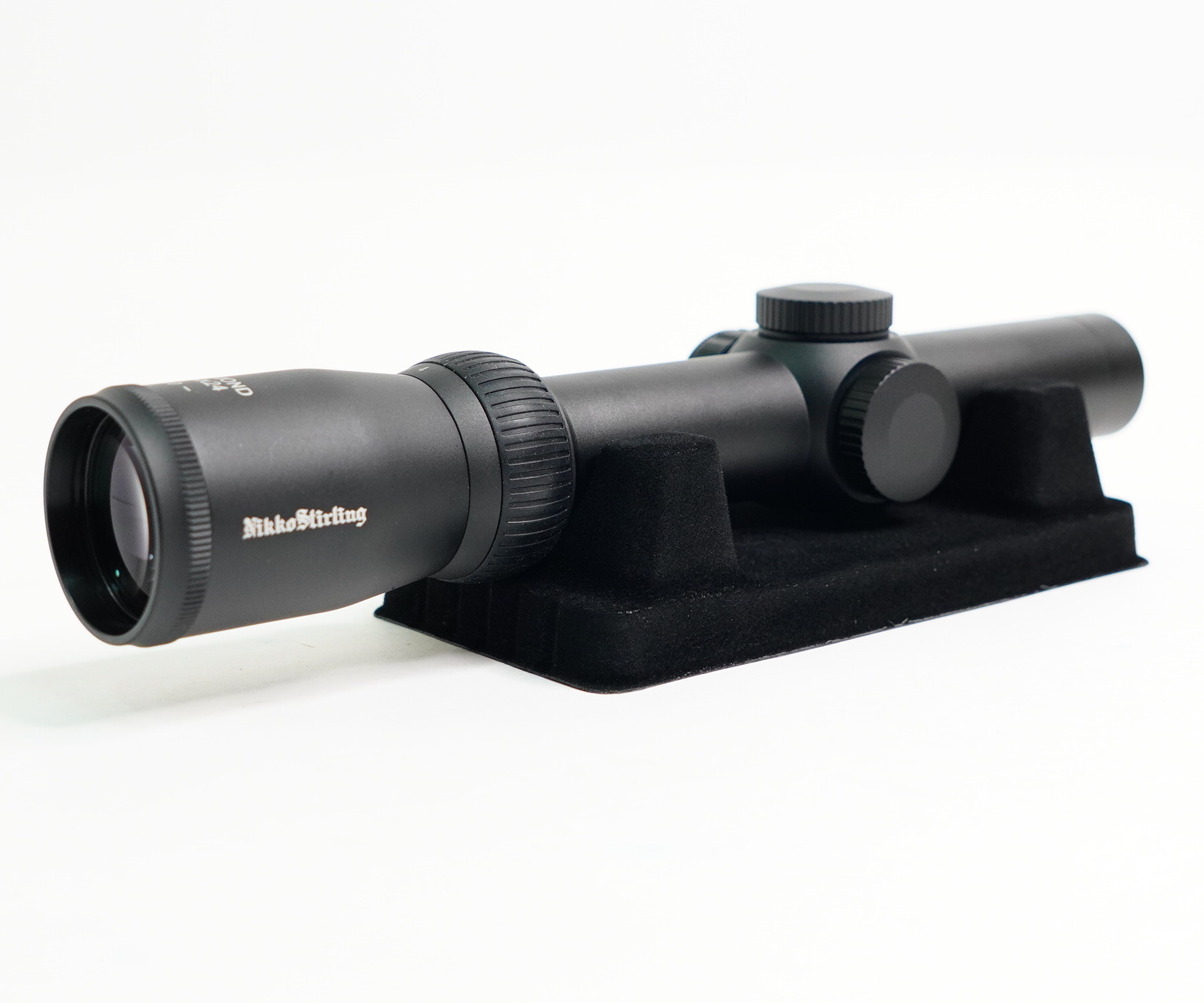 opticheskiy-pritsel-nikko-stirling-diamond-1-4x24-no-4-dot-s-podsvetkoy-30-mm-1