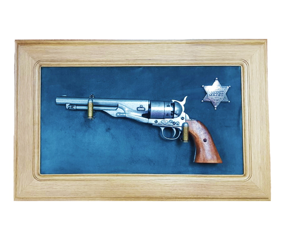 revolver-colt-army-ssha-1860-g-grazhd-voyna-na-barhatnom-panno-43x23-zelenyy-barhat-dub-1