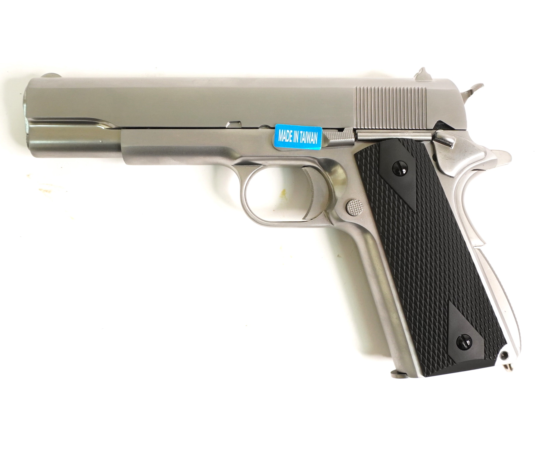 straykbolnyy-pistolet-we-colt-m1911a1-hrom-chernye-nakladki-we-e006b-tac-1